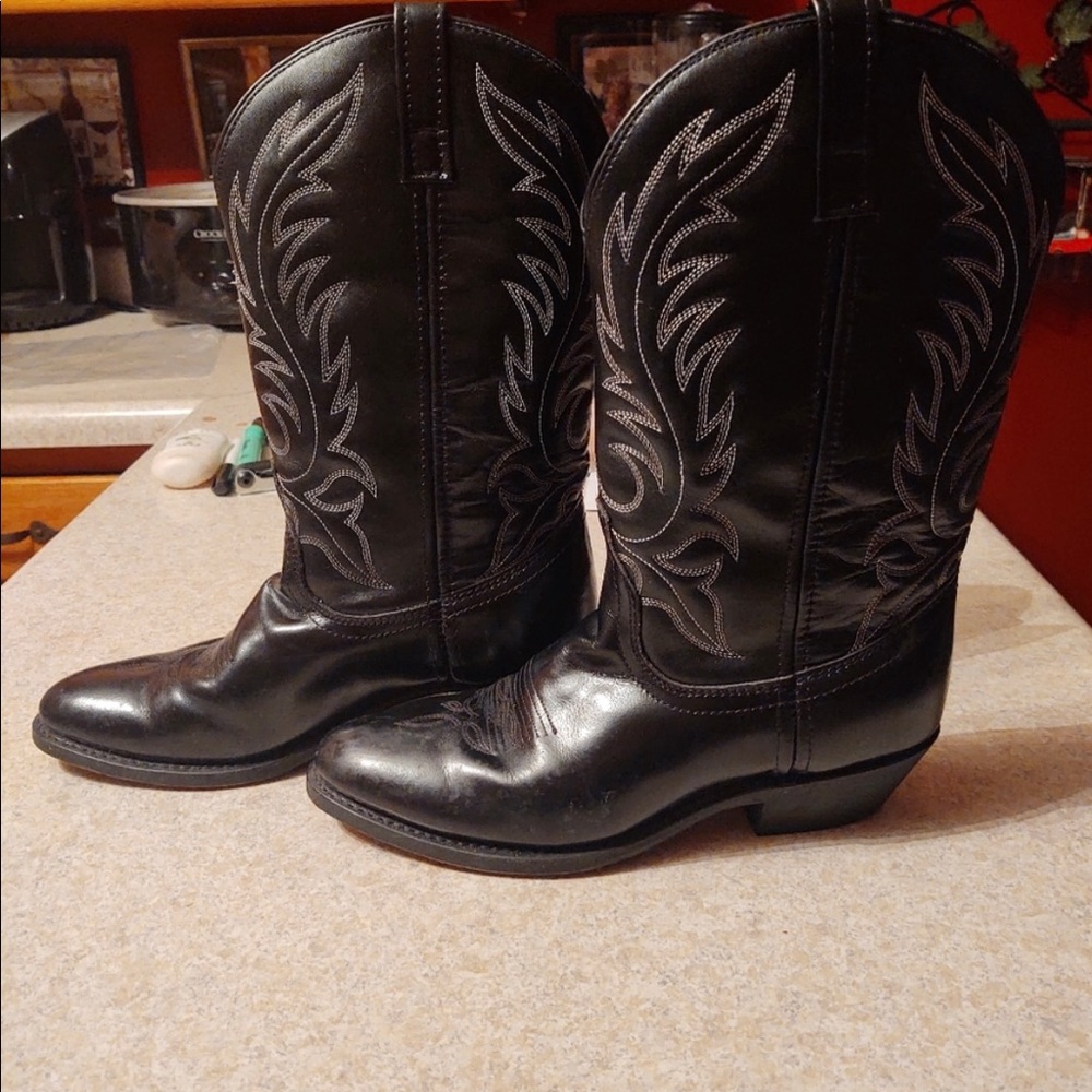 Women’s black Laredo cowboy boots